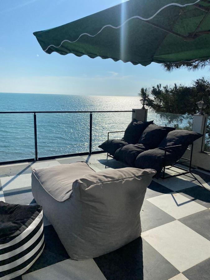 Claude Monet Seaside Hotel Grigoleti Bagian luar foto